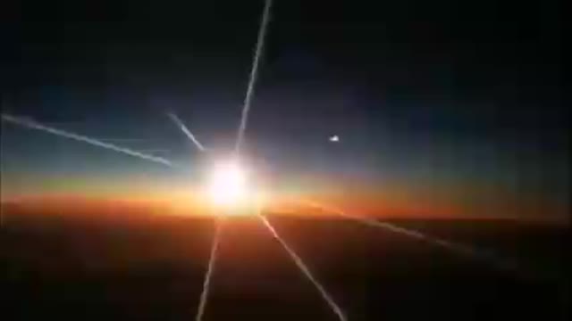 A ball of fire crosses the skies of Qinghai, China many people claim to have heard a loud rumble.
