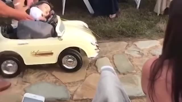 Kid add some comedy to a wedding!