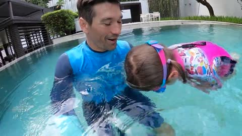 Little Kira learn to Swim like a Fish at 3 years old! 🐟☀️-19