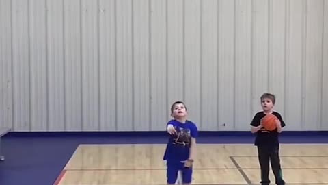 Poor kid😢😢