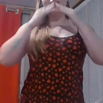 The 2st video of sexy girl dancing +18 tiktok kwai