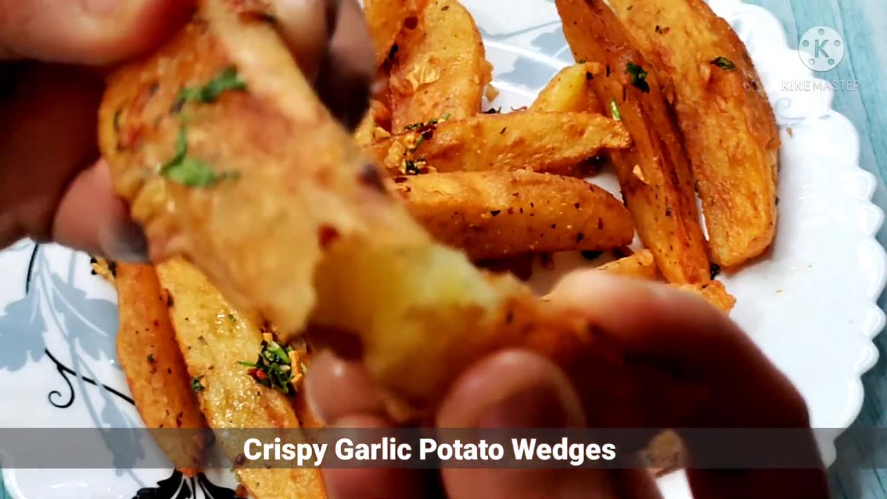 Crispy Garlic Potato Wedges