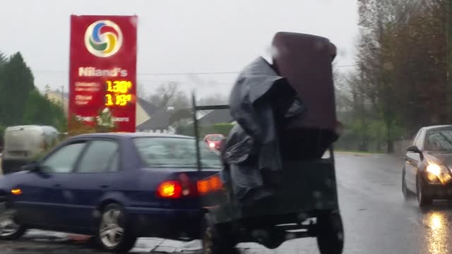 Man picks the worst day to move his couch