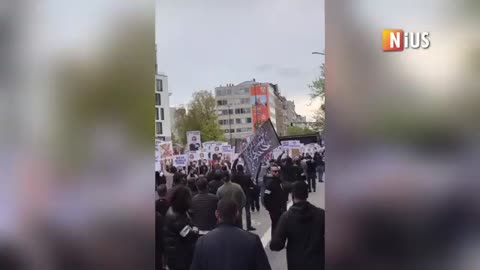 Islamists march in Hamburg for a caliphate in Germany.