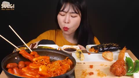 ASMR MUKBANG Spicy chicken Tteokbokki, Seasoned Chicken, Cheese Kimchi Gimbap, fried food, Eating