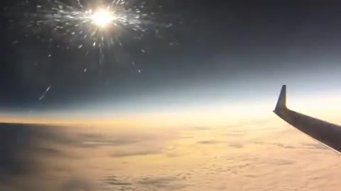 Eclipse at 35,000 feet. 📷☀️🌕🛫
