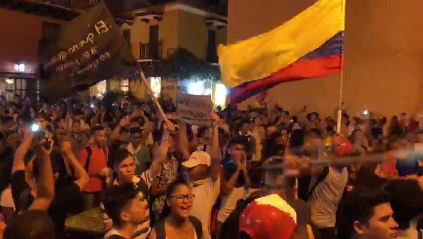 Manifestantes se toman el Centro