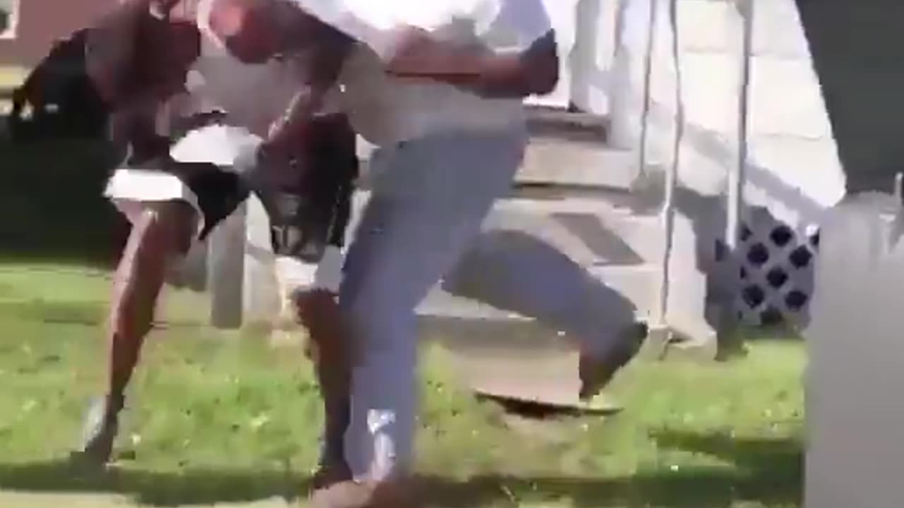 Don't Hit His Momma