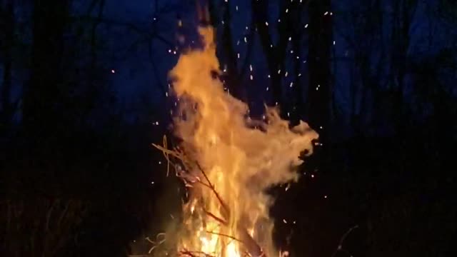 Commercial movie, flame burning time is 13 seconds