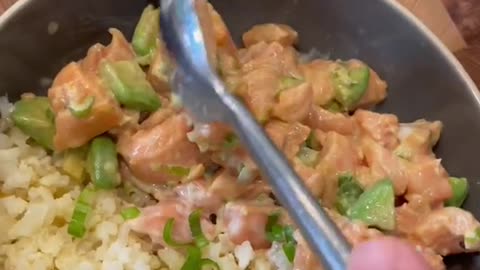 POKE IT UP. I like to think of this as sushi in a bowl. So good. #salmon #poke #ketorecipes