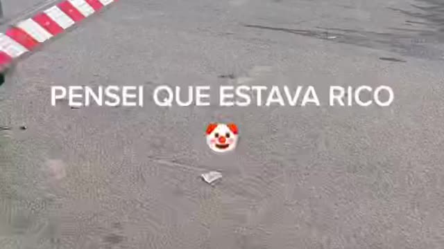 E muita sorte achou 50 reais kkkkk