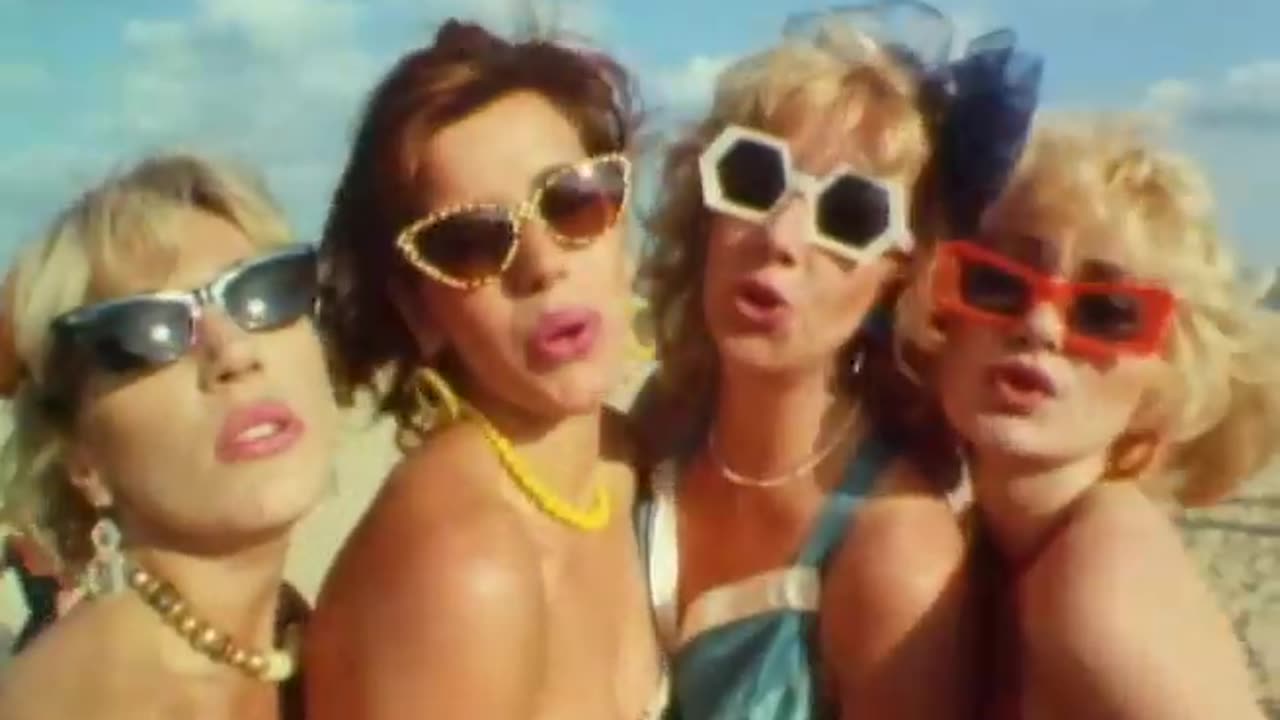 Tracey Ullman - Sunglasses