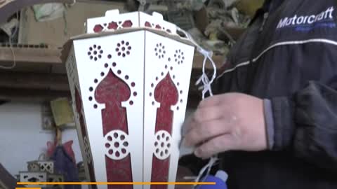 Palestinians make handmade lanterns to prepare for Ramadan