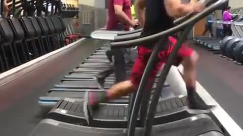 The fastest men on treadmill 40km/h