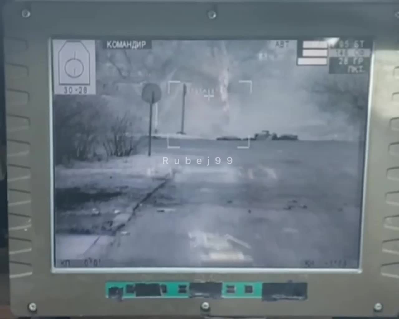 Αζοφιστής οδηγεί στη Μαριούπολη με ένα τεθωρακισμένο όχημα και πυροβολεί αμάχους