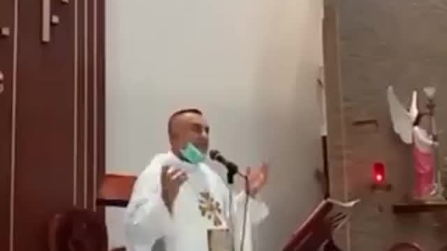 Sacerdote Mexicano muere en plena misa, recientemente vacunado