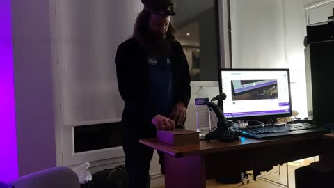 2022-03-13 (11) - le khey de discord qui m'héberge a la fibre - Twitch