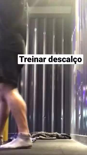 Qual é a vantagem de treinar descalço #shorts