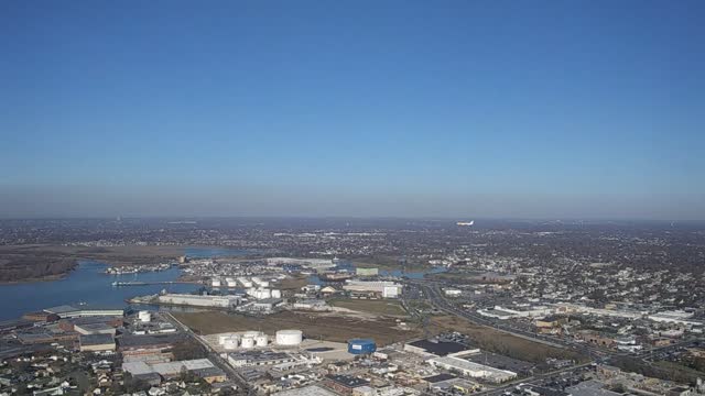 Planes Landing Simultaneously at JFK