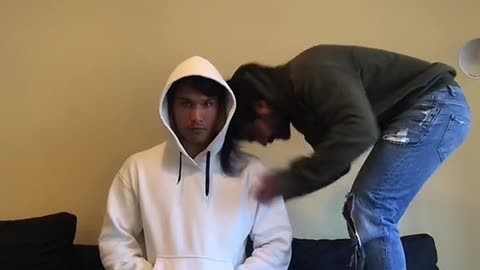 😐