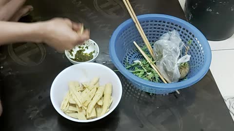 spicy bamboo shoots