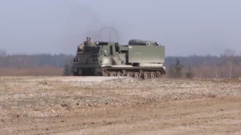 Na Ukrajinu dorazily z USA první raketomety M270 MLRS