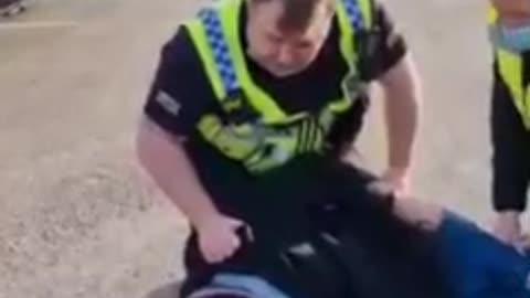 DISGRACEFUL Police Abusing their powers AGAINST THE PEOPLE