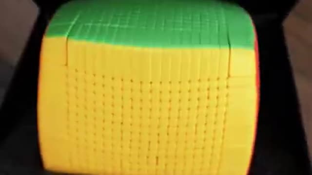 SPEED SOLVING OF THE BIGGEST RUBIK’S CUBE IN THE WORLD