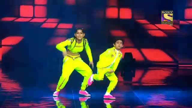 Vertika 🔥and sanchit 🔥super 👌👌dancer 4😍😍😍💗💗💗