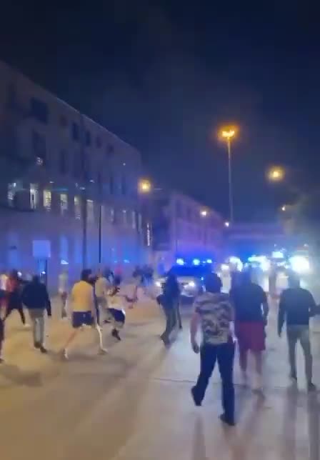 Mob of 'Side Show' Drivers and Fans Attack Chicago Police Officers