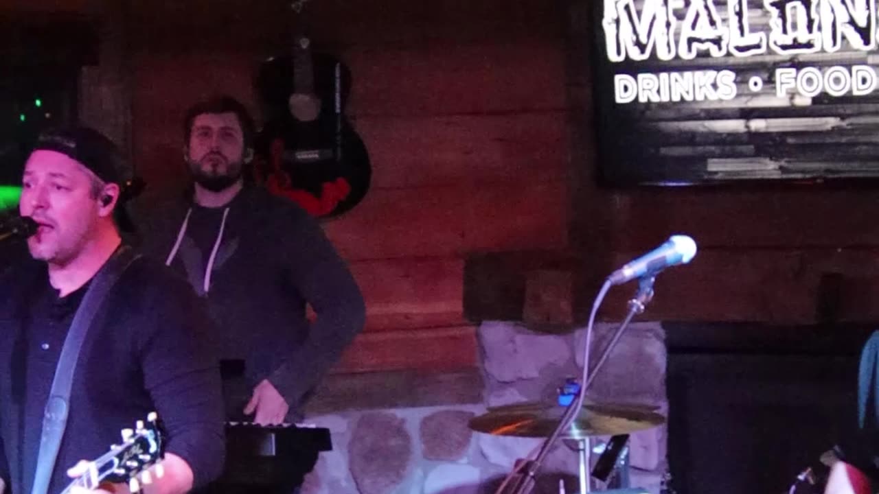 Whiskey Ditch sings Sublime's song What I Got