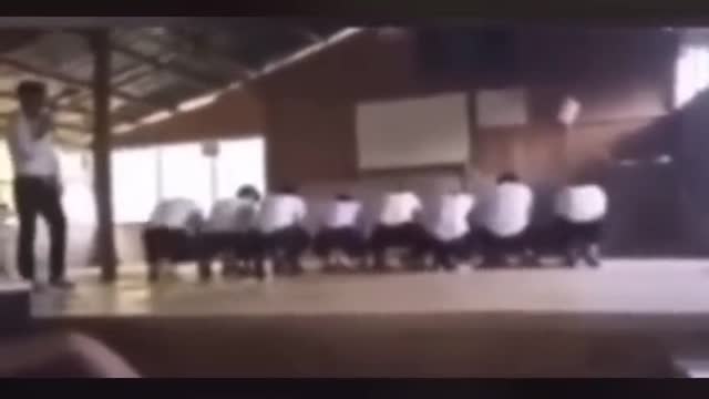 Such a funny presentation, Wow is this really humans?