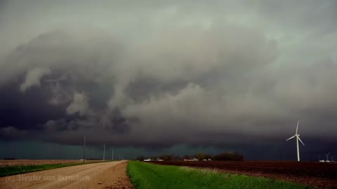 Extreme supercells in Minnesota and Iowa!