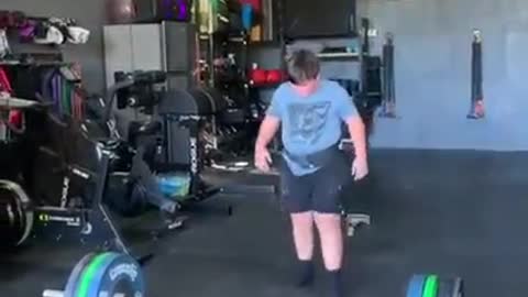 8years old lifts 125 kg