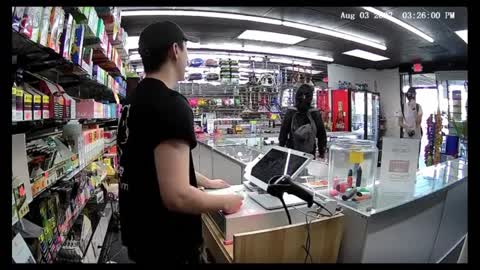 Asian smoke shop owner defends his store in Las Vegas goes Viral