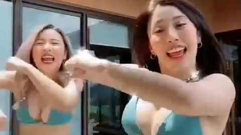 Sexy girls showing bobs