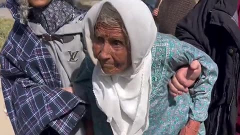 💔 Anam is a 90 years old Palestinian ,Now today AGAIN as she’s forced to leave Gaza