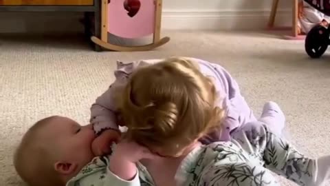 Cute baby moments 😂😂😂 #viral #shorts #reels #baby #cutebaby #funnybaby #trending #kids #Filmingbaby