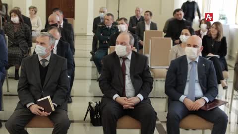 Совещание Аслана Бжания с членами кабмина Абхазии