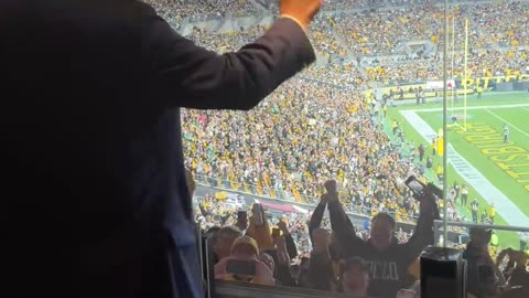 Entire Pittsburgh Steelers Stadium starts thunderously chanting “U-S-A!” as President Trump arrives