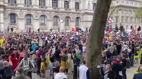 BREAKING : Britain's MEDIA SILENCE !!! SHARE THIS EVERYWHERE !! TNTV