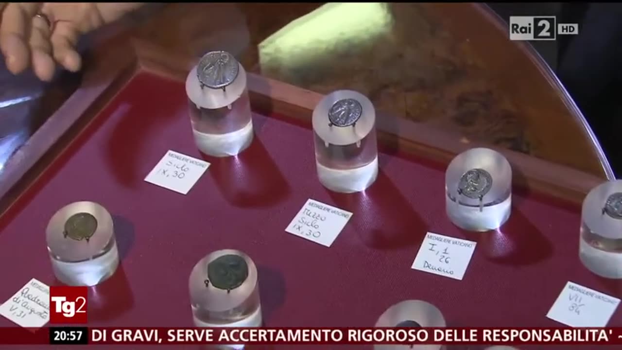 Le monete usate al tempo di Gesù e dell'impero romano in Giudea e Israele sulla base della collezione della numismatica vaticana DOCUMENTARIO RAI Il problema del denaro e dell'usura ebraica non è esclusiva dei tempi odierni...