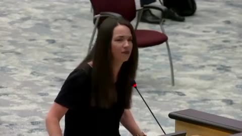 Fed-up mother scolds lawmakers over Mask requirements for children