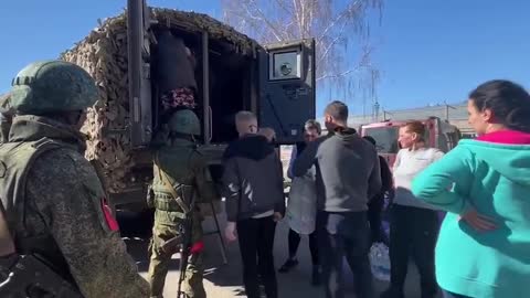 Russia delivered humanitarian aid to residents of Chernihiv suburb