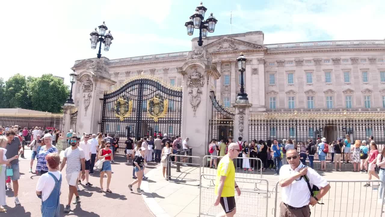 BUCKINGHAM PALACE FREEDOM MARCH,JOE JOHNSON REPORTS