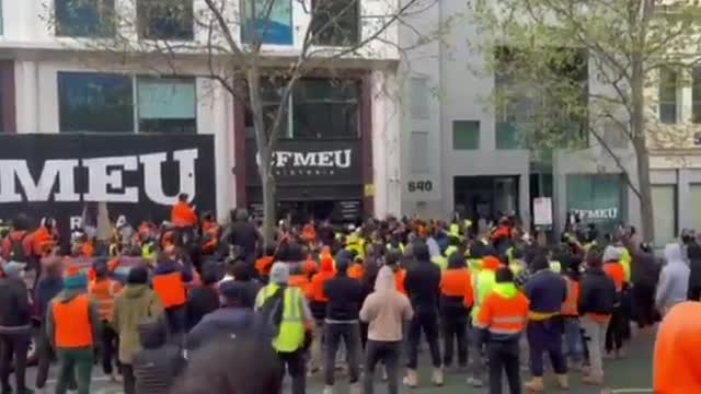 "F*ck the Jab" - Construction workers in Australia