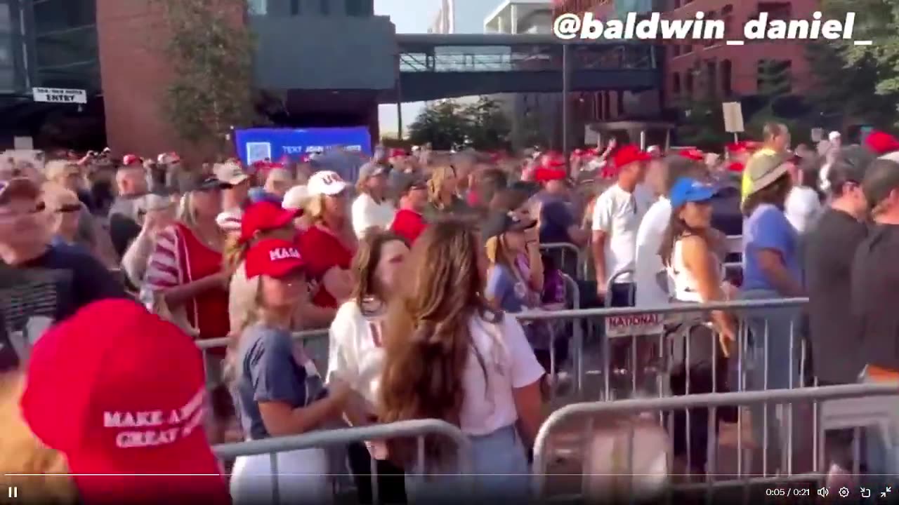 🚨 BREAKING: HÀNG CHỤC NGHÌN NGƯỜI DÂN CHỜ ĐỢI TỔNG THỐNG TRUMP TẠI GRAND RAPIDS, MICHIGAN!