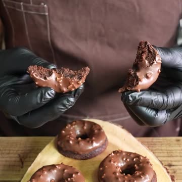 "Decadent Delights: Crafting Chocolate Dream Donuts – A Ring of Sweet Indulgence!"