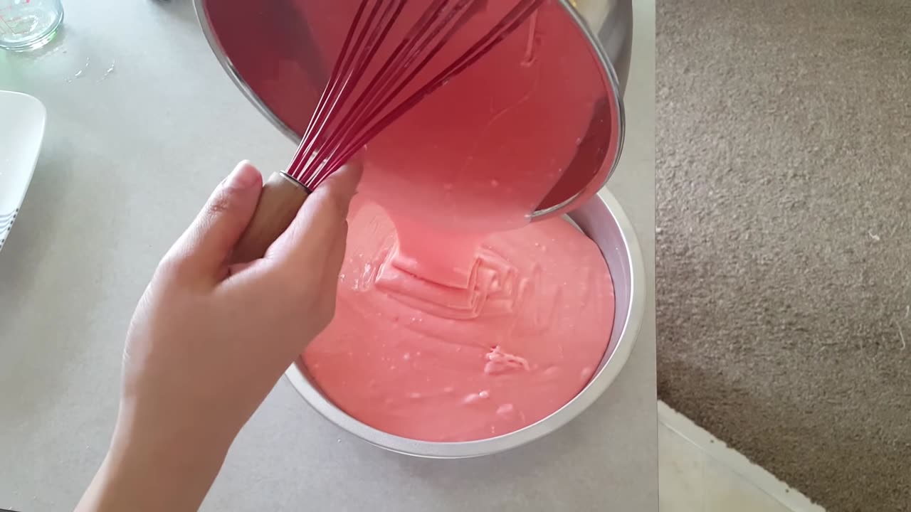 How to Make Strawberry Cake