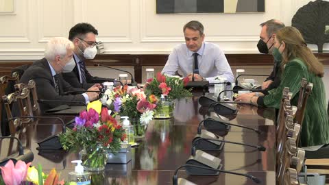 ΣΥΝΑΝΤΗΣΗ ΜΗΤΣΟΤΑΚΗ ΜΕ ΤΟΝ ΕΛΛΗΝΑ ΠΡΟΞΕΝΟ ΣΤΗ ΜΑΡΙΟΥΠΟΛΗ